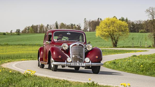 Stará Alfa je skoro osmdesát let v Čechách, 65 let patří jedné rodině. Nádherný model 6C 2500 Turismo má za sebou úžasný příběh